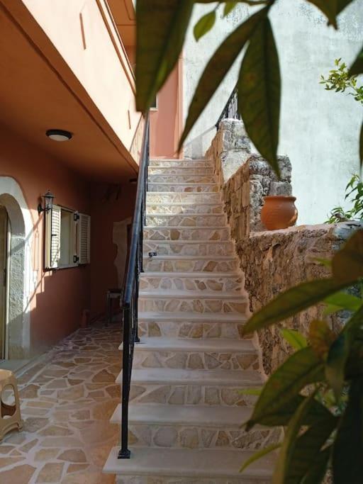 Thea'S Country House Aryiroúpolis Esterno foto