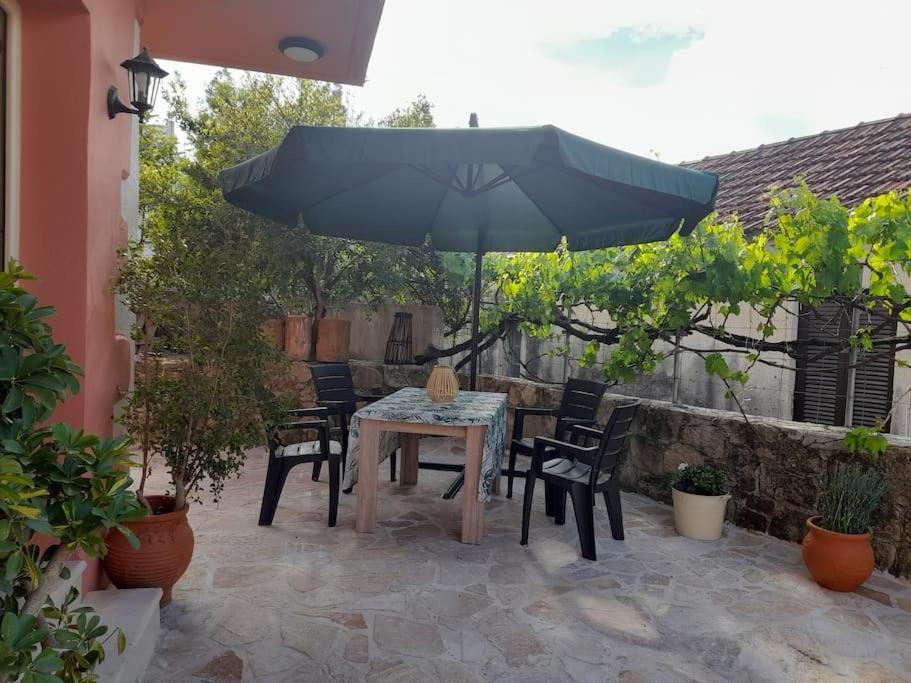 Thea'S Country House Aryiroúpolis Esterno foto